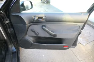 1x Golf 4 Bora Türverkleidung Verkleidung Tür vorne rechts 4/5-Türer Griff schwa - Bild 2