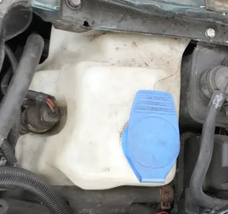 VW Golf 4 Wischwasserbehälter Behälter Wischwasser SWR mit Pumpen 5,5 L - Bild 2