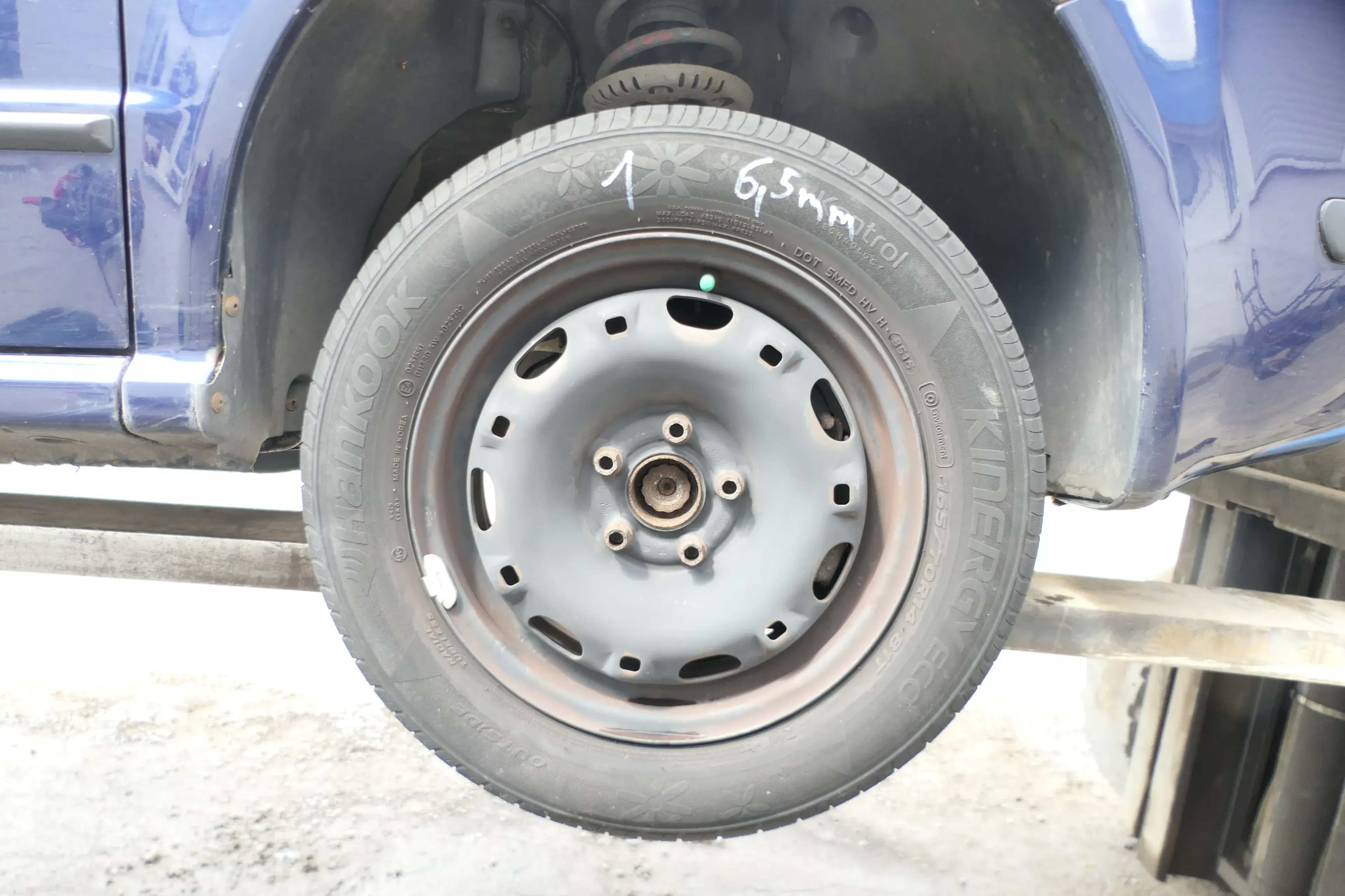 4x VW Polo 9N Felgen Reifen 165/70 R14 81T Sommerreifen 5jx14H2 ET35 ca. 6mm - Bild 1