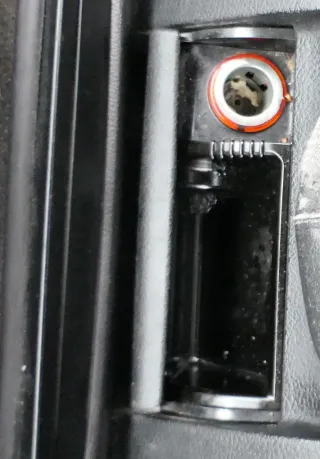 Passat 3B 3BG Aschenbecher Zigarettenanzünder vorne schwarz 3B0857961AC A94 - Bild 2