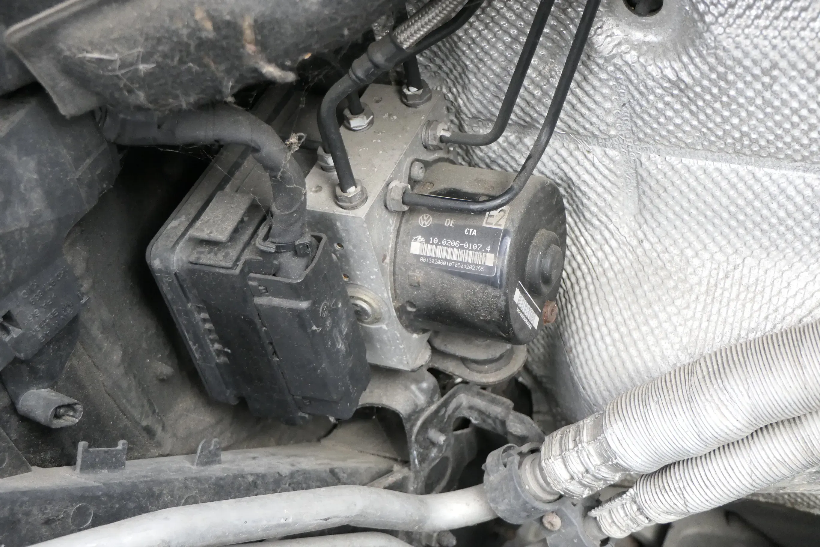 VW Eos A3 Golf 5 1K ABS Steuergerät Pumpe 1K0614517J - Bild 1