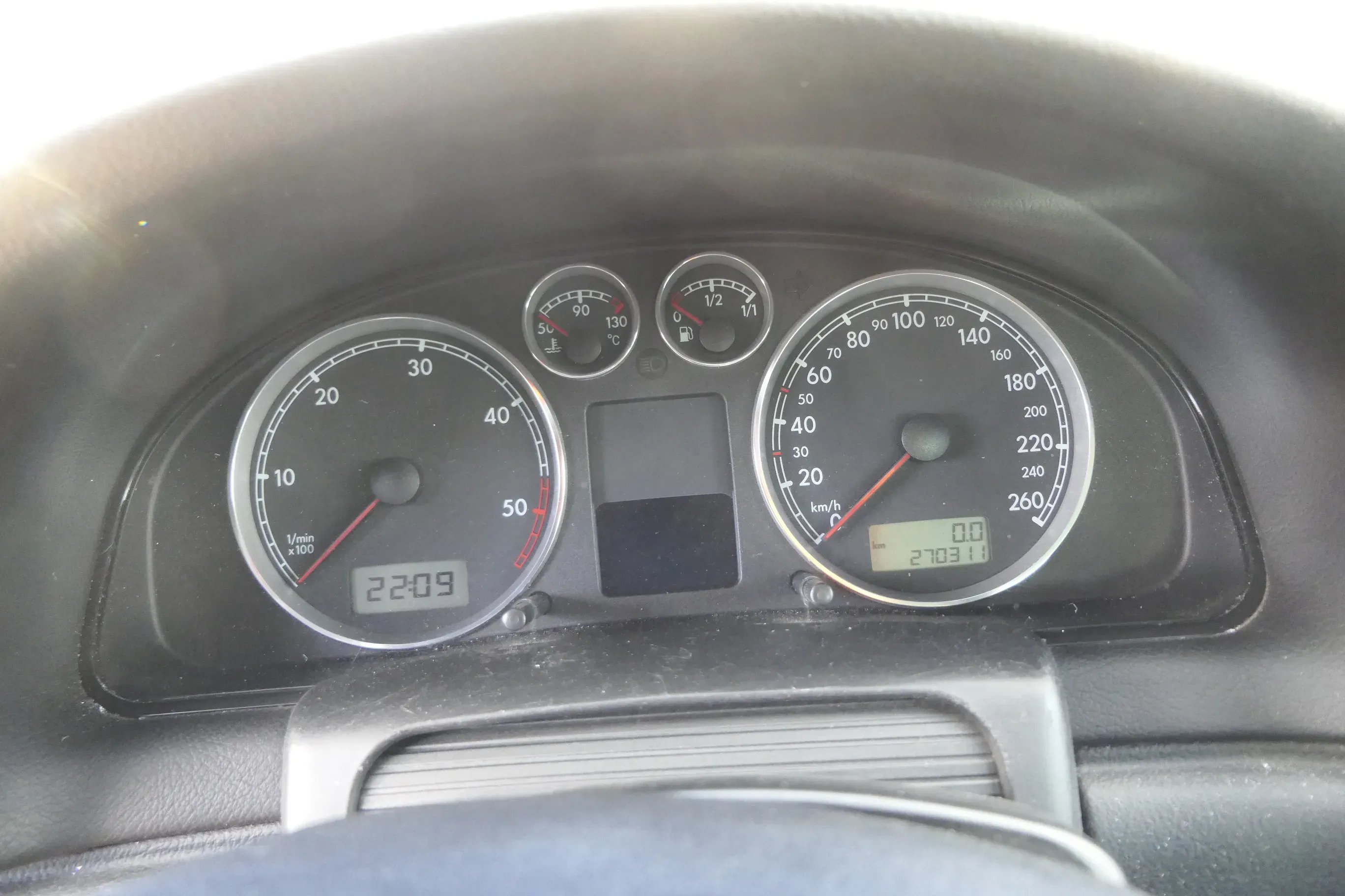VW Passat 3BG Tacho Tachometer Kombiinstrument 270.000km 3B0920829A Diesel TDI - Bild 1