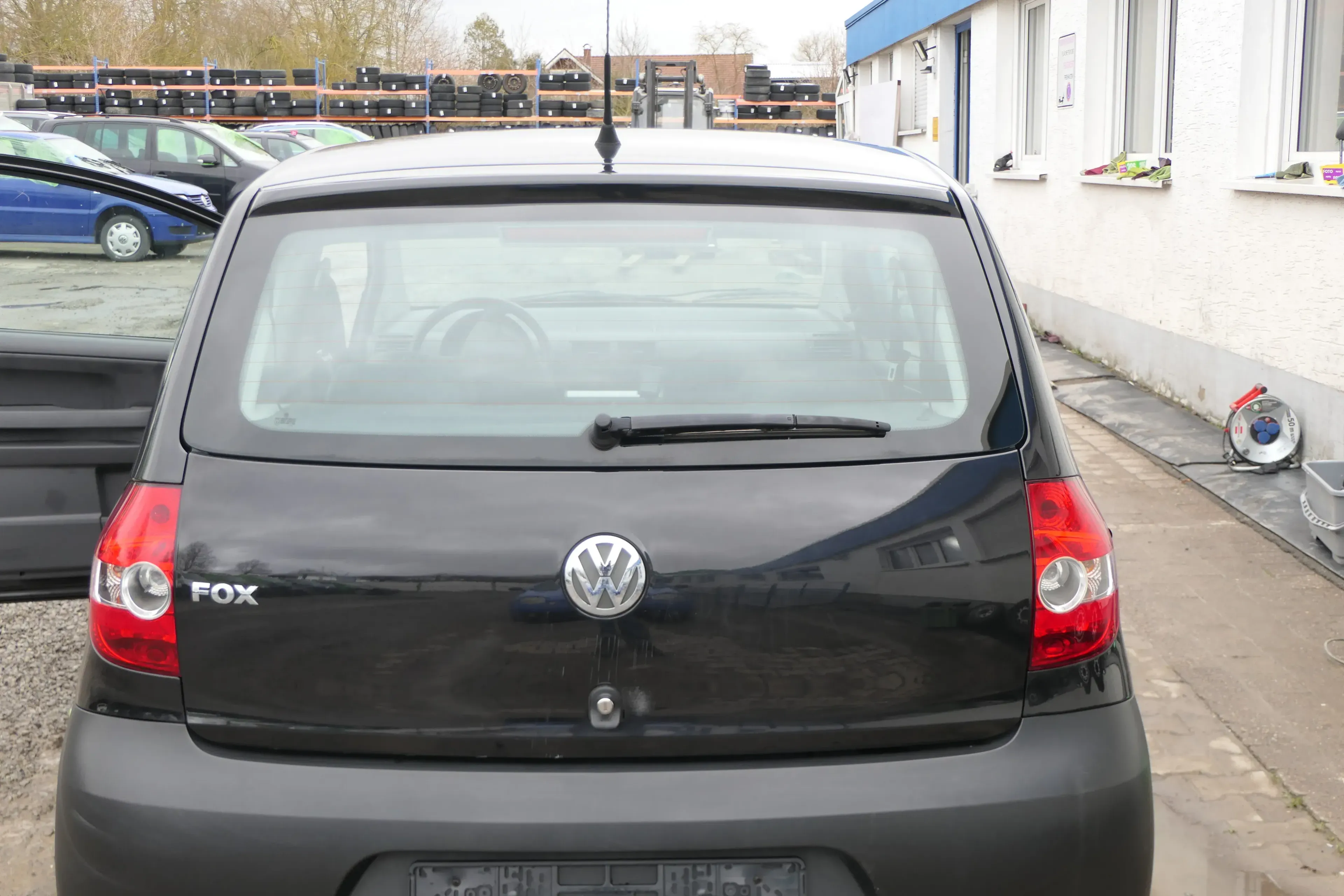 VW Fox 5Z Heckklappe Kofferraumklappe Klappe hinten + Scheibe schwarz LC9Z - Bild 1