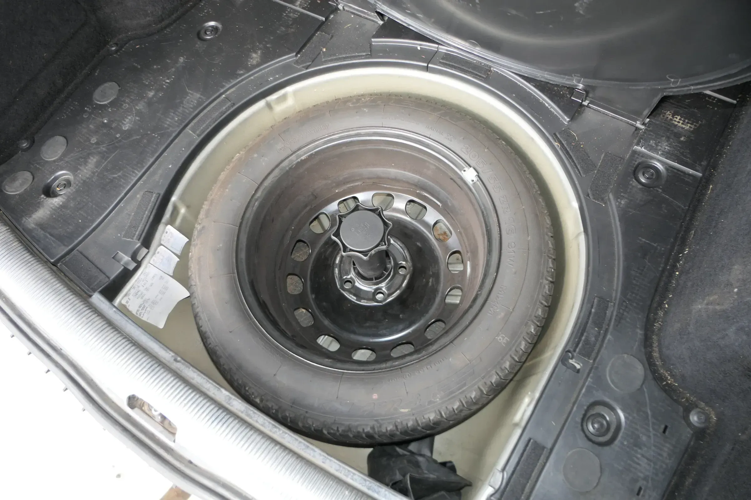1x Passat 3C Golf Reifen Sommerreifen 205/55 ZR16 91W Felge 7-8mm Ersatzrad - Bild 1