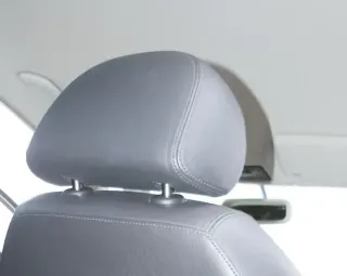 1x Skoda Superb 3U Kopfstütze vorne rechts / links - Leder onyx -verstellbar - Bild 2