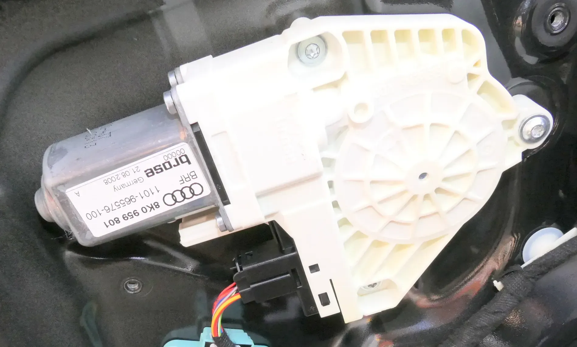Audi A4 8K B8 A5 ektrischer Fensterheber Motor vorne links 8K0959801A - Bild 1