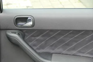 1x A3 8L Türverkleidung Verkleidung Tür hinten rechts 4/5-Türer soul schwarz - Bild 2
