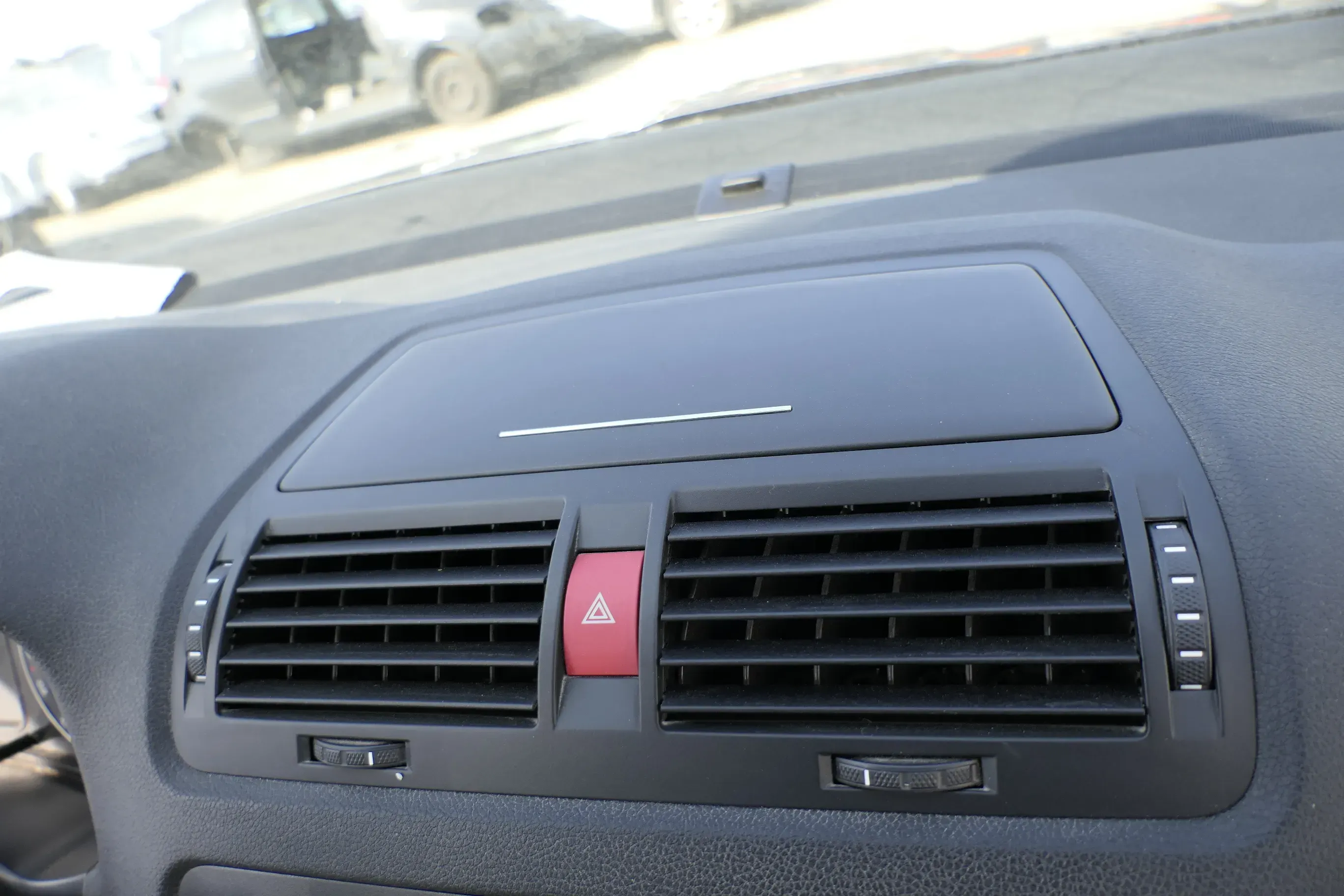 Skoda Octavia 1Z Mittelkonsole Verkleidung Lüftungsdüse Klappe Abdeckung mitte - Bild 1