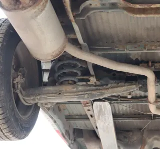 VW T4 Achse hinten links Hinterachse Achsschenkel Radlager Scheibenbremse - Bild 1