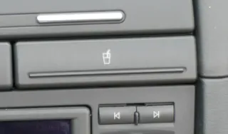 Audi A4 8H Cabrio Becherhalter Dosenhalter Getränkehalter vorne 8H1862534A - Bild 1