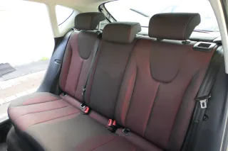 Seat Leon 1P Sitz Sitze hinten Rückbank Rücksitzbank 3 Punkt Lehne schwarz rot - Bild 5