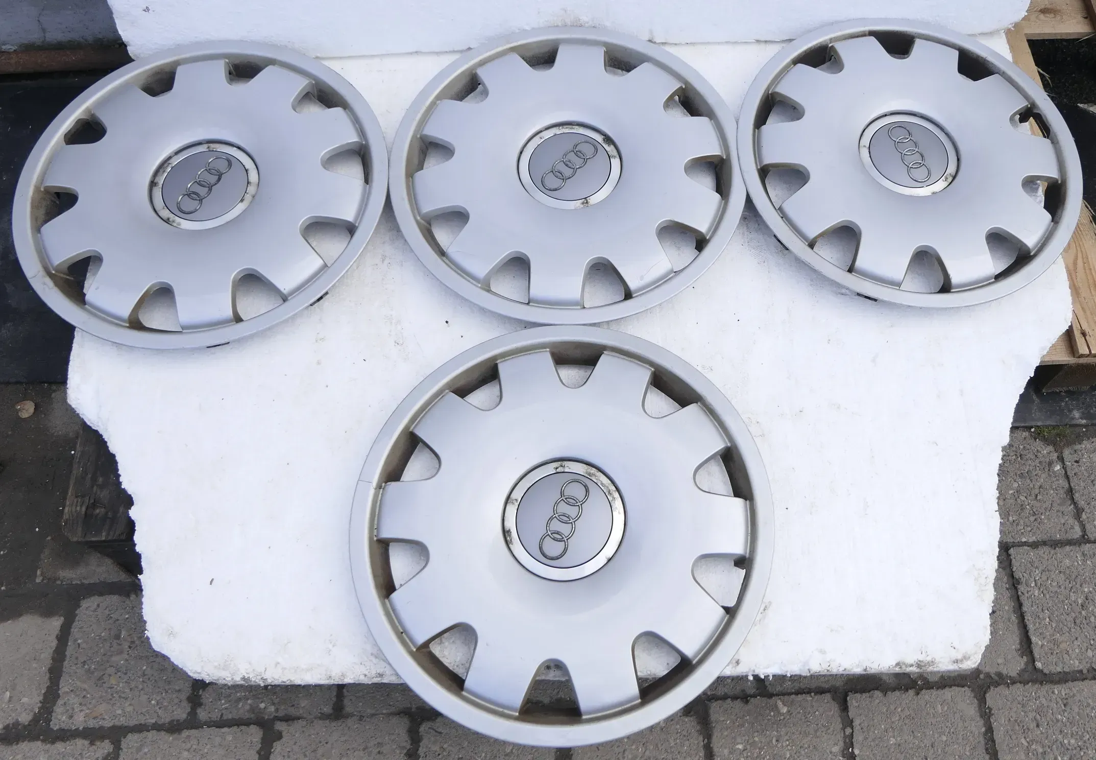 4 Stück Original Audi A4 B5 8E B6 B7 Radzierkappe Radkappe 16 Zoll 4B0601147C ab - Bild 1