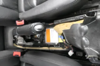 Audi A4 8E B6 B7 Handbremse Feststellbremse schwarz Leder Griff - Bild 2