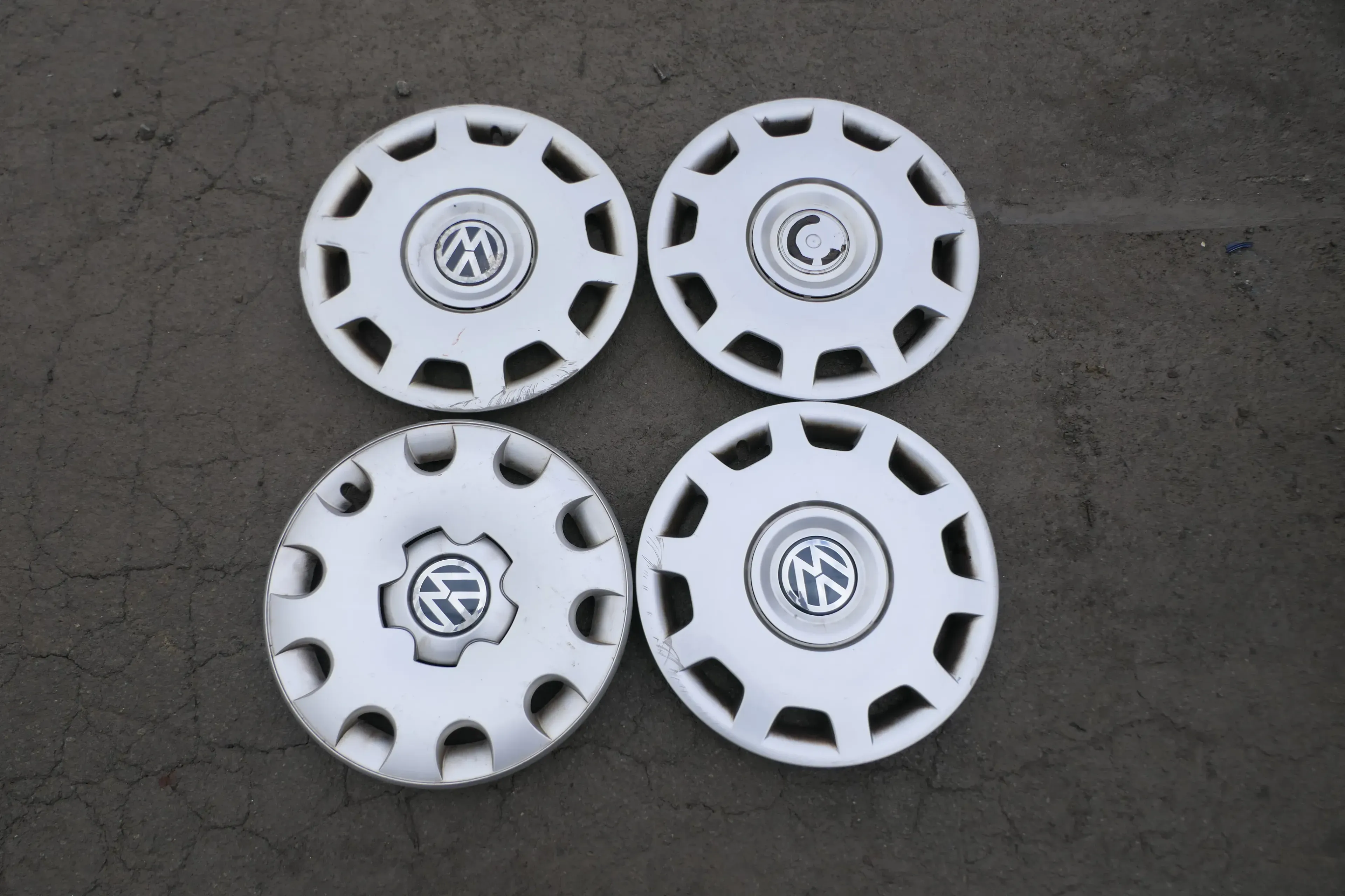 original 4 x VW Bora Golf 4 Beetle Radkappe Radzierkappe 15 Zoll 1C0601147L /H - Bild 1