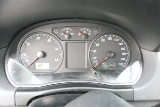 VW Polo 9N Tacho Tachometer Kombiinstrument 218.000km 6Q0920800P 1,2 47kw 40kw - Bild 1