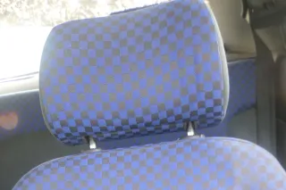 1x Audi A3 8L Kopfstütze vorne oder hinten (rechts / links) blau - Bild 1