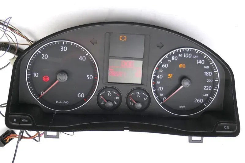 VW Golf 5 1K 5M Plus Tacho Kombiinstrument 1K0920850F /L 1.9 TDI 282.000 km - Bild 1