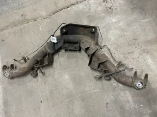 VW Golf 3 1H Syncro Allrad Achse hinten Hinterachse Achsträger Aggregateträger - Bild 2