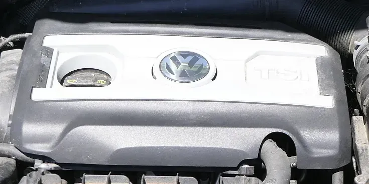 VW Tiguan Scirocco Motorabdeckung Abdeckung Motor Blende 2,0 TSI 06J103925BG - Bild 1