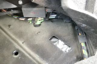 VW Golf 4 Limousine feste starre Anhängerkupplung mit Kabelbaum komplett Brink - Bild 4