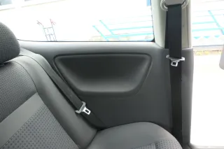 VW Polo 6N2 Seitenverkleidung Verkleidung Tür hinten links 2/3-Türer Stoff - Bild 1