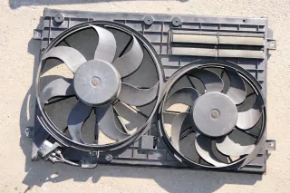 VW Golf 5 Lüfterzarge Lüfter Kühlerlüfter Klimaanlage 1K0121205G Eos Touran AXX - Bild 1