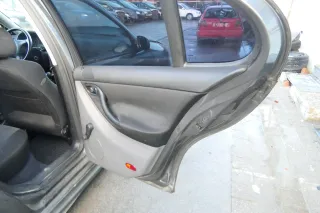 1x Leon 1M Toledo Türverkleidung Verkleidung Tür hinten rechts grau schwar Griff - Bild 3