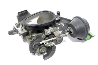 Audi A6 4A 80  Drosselklappe 078133063L 2.6 ABC Motor Automatik - Bild 2