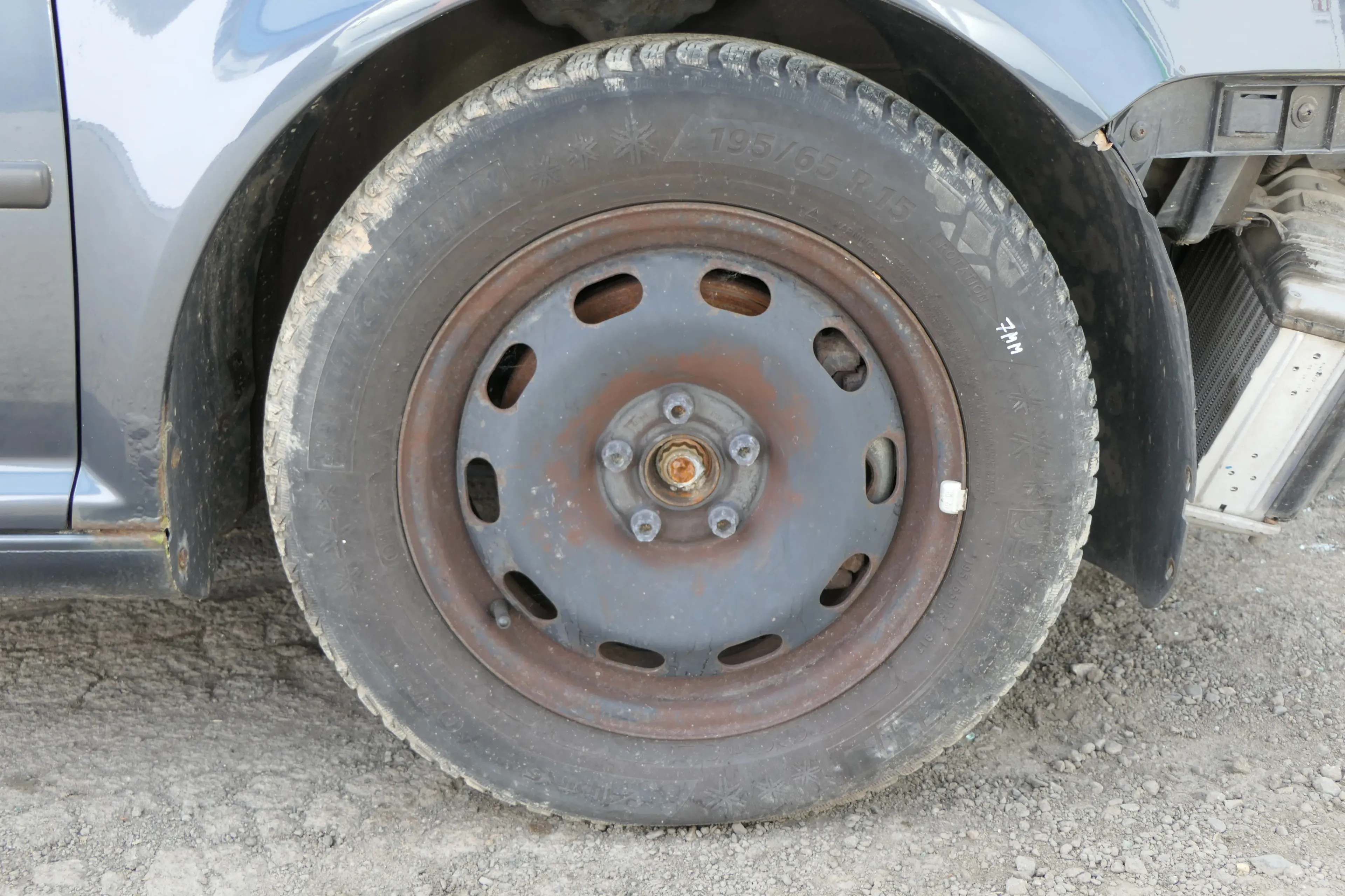 4x VW Golf 4 Bora 195/65 R15 91T Winterreifen M+S Reifen 6jx15H2 ET38  ca. 7-8mm - Bild 1