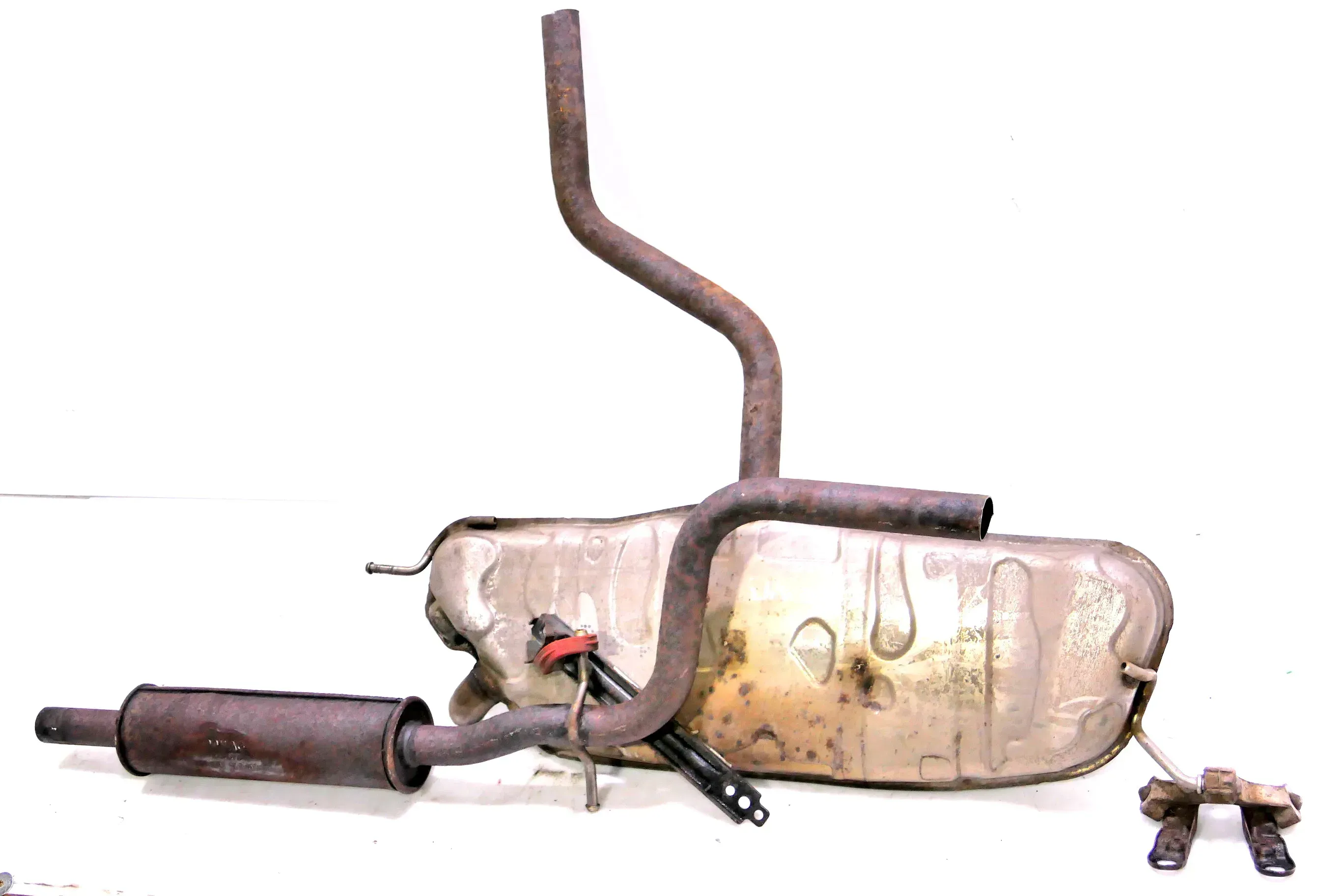 VW Golf 5 V Auspuff Endschalldämpfer hinten 1,4 BUD Motor 59kw 80PS Mittelscha - Bild 1
