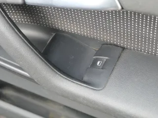 1x Audi A3 8P Türverkleidung Verkleidung Tür vorne rechts schwarz 2/3-Türer - Bild 4