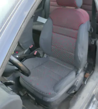 A3 8L Sitz Fahrersitz vorne links 2/3-Türer klappbar höhenverstellbar rot - Bild 1