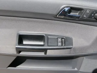 1x VW Polo 9N Türverkleidung Verkleidung Tür vorne links 2/3-Türer Griff Öffner - Bild 2