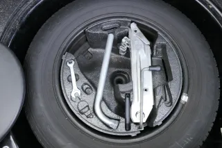 Audi A4 Wagenheber für Bordwerkzeug Schlüssel - Bild 1