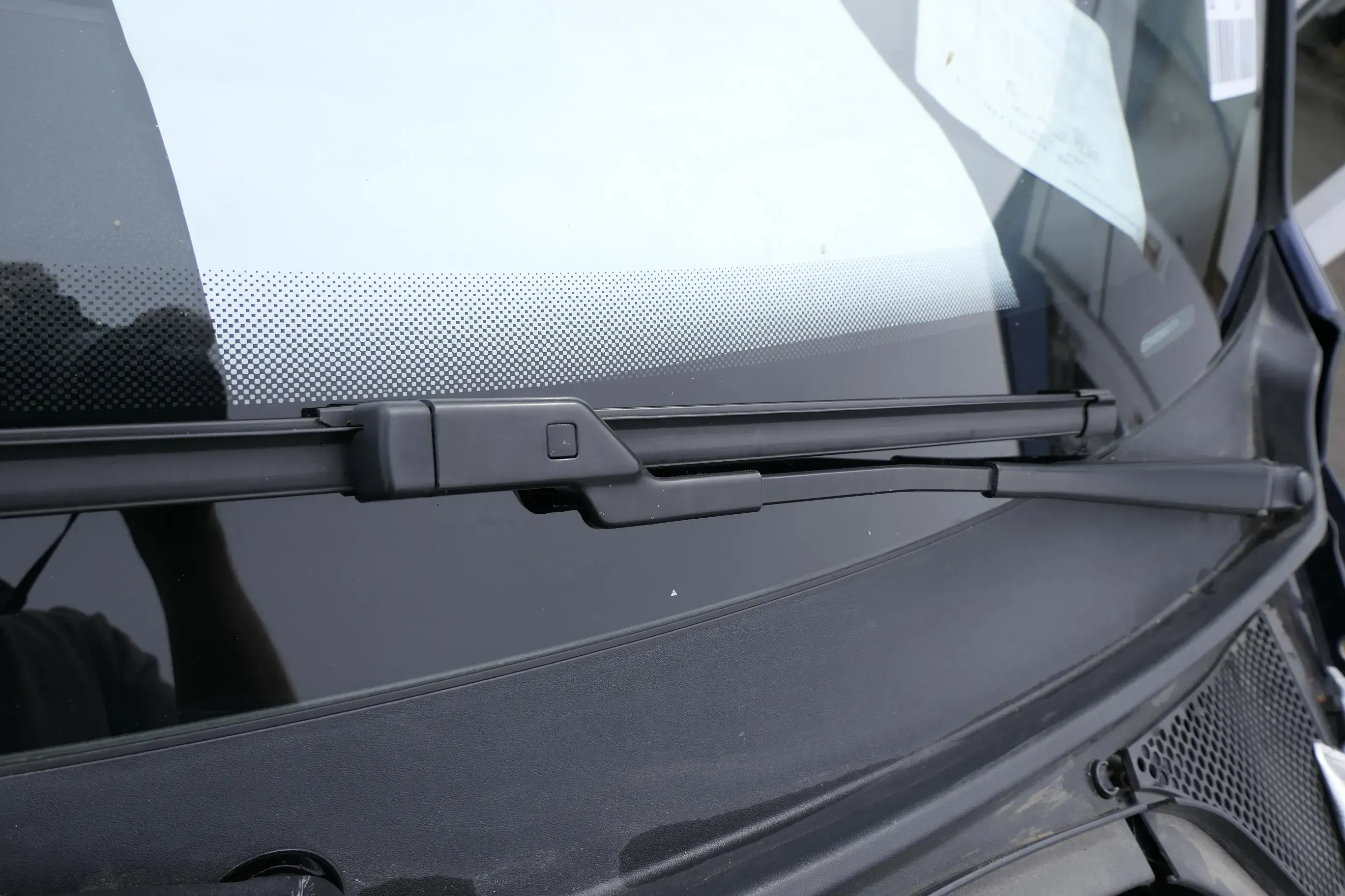 VW Tiguan 5N Aero-Twin Wischerarm Arm Scheibenwischer vorne links 5N1955409 - Bild 1