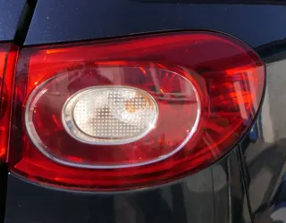 VW Tiguan 5N Rücklicht hinten rechts aussen Rückleuchte Heckleuchte 5N0945096H - Bild 1