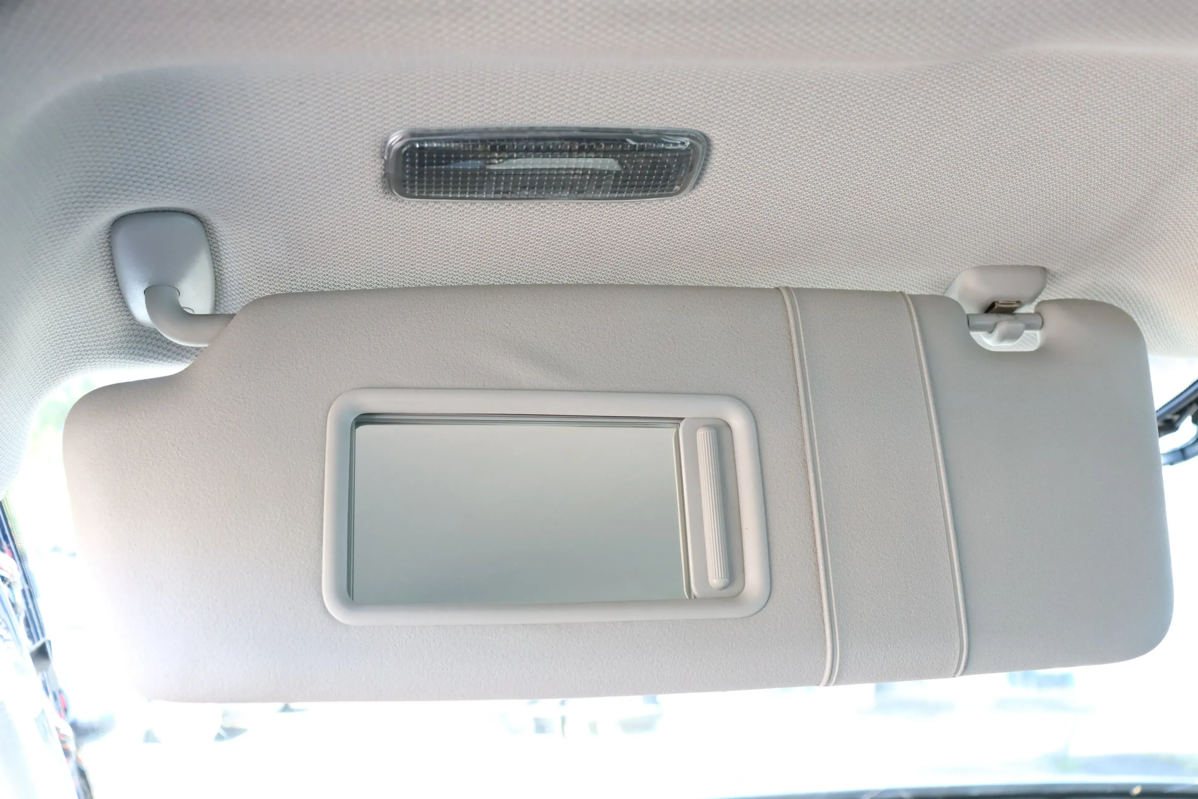 Audi A3 8P Sonnenblende links vorne 8P0857551A 9V4 silber grau beleuchtet - Bild 1