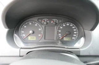 VW Polo 9N Tacho Tachometer Kombiinstrument 182.000km 6Q0920800P 1,2 47kw 40kw - Bild 1