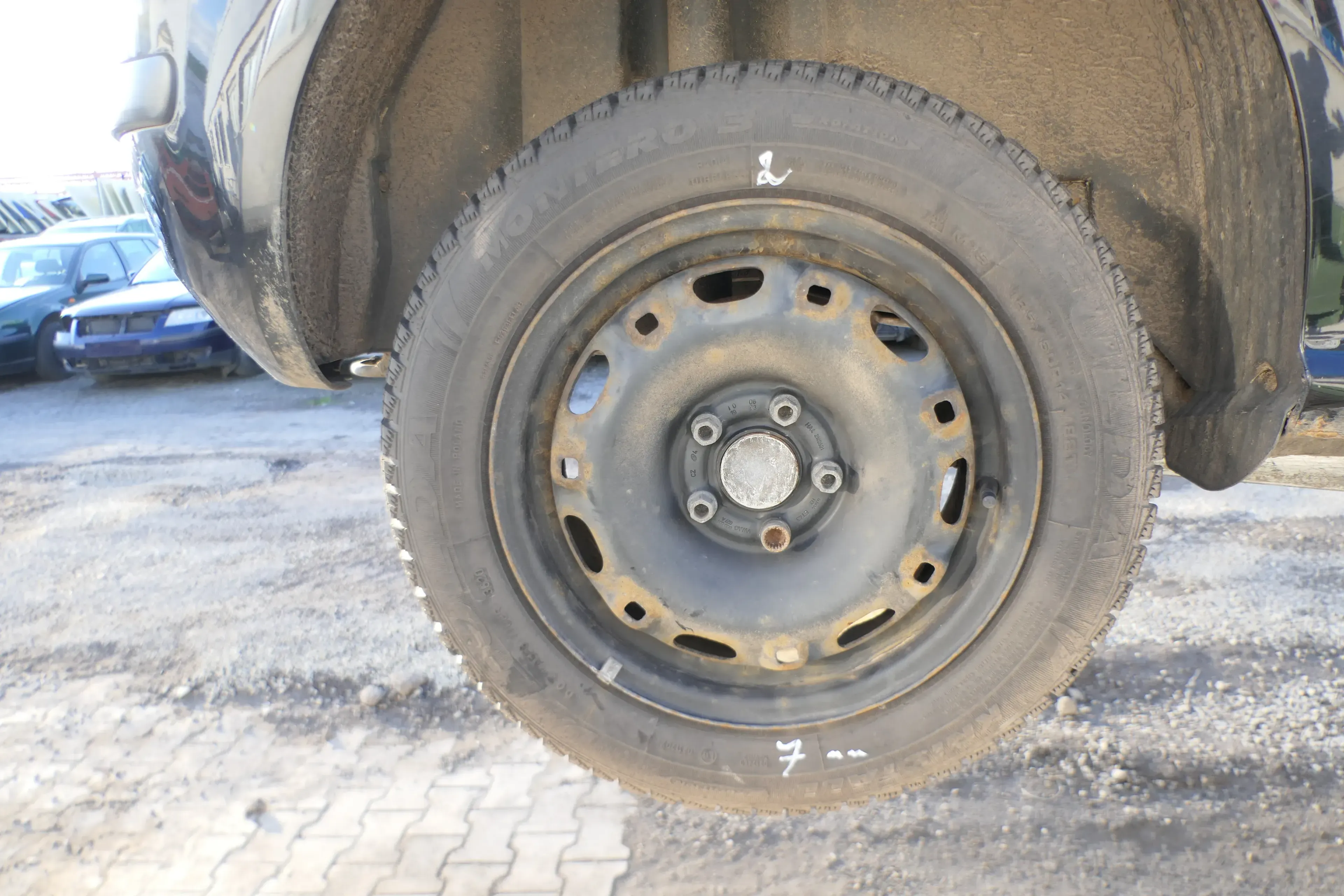 2x Polo 6R 9N Ibiza Felgen 185/60 R14 82T Winterreifen M+S 6jx15 ET38 Reifen 7mm - Bild 1