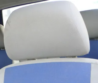 1x VW Polo 6N2 Lupo Sitz Kopfstütze vorne rechts oder links vorn - helles grau - Bild 1
