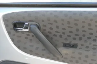 1x VW Lupo Arosa Türverkleidung Verkleidung Tür vorne rechts oben schwarz - Bild 2