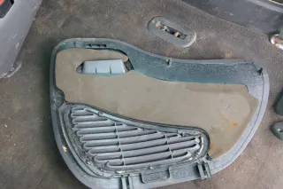 VW Sharan 7M Abdeckung Kofferraum Fach Box Ablagefach rechts hinten +Verkleidung - Bild 3