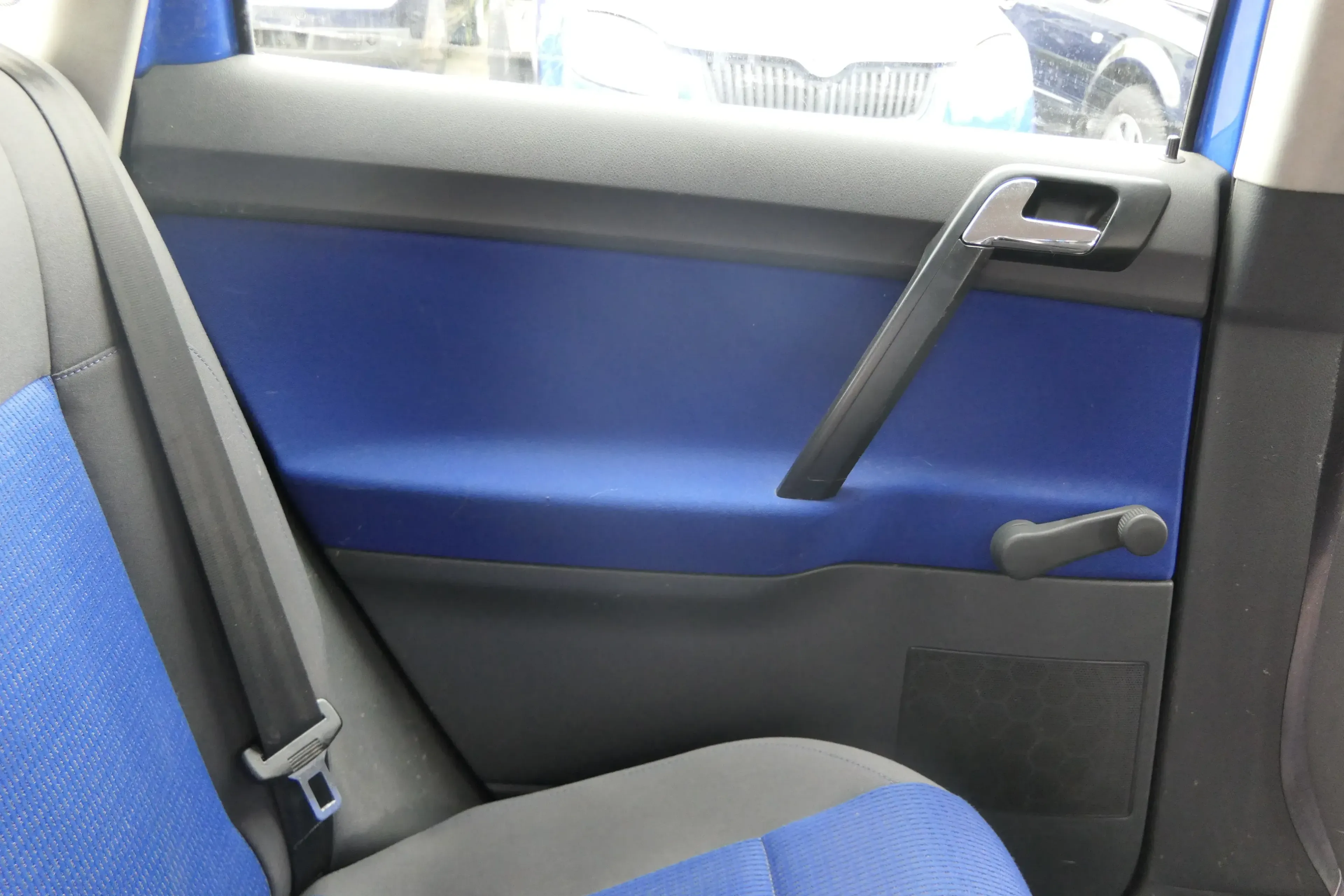 1x VW Polo 9N 9N3 Türverkleidung Verkleidung Tür hinten links 4/5-Türer blau - Bild 1