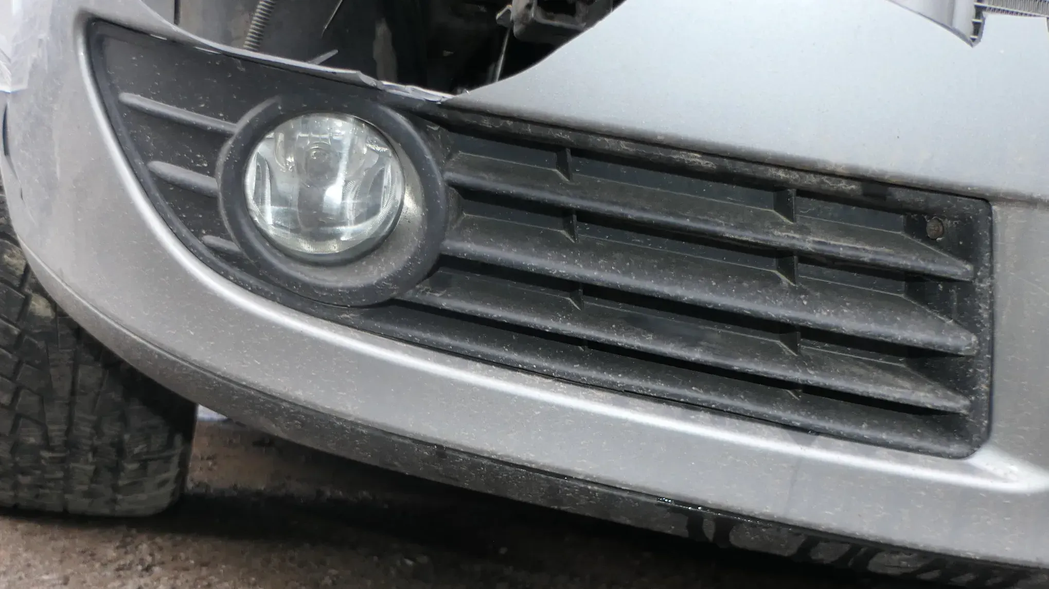 1x VW Polo 9N3 Nebelscheinwerfer Nebelleuchte rechts + Gitter Blende Abdeckung - Bild 1