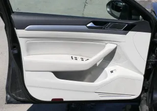 Passat 3C B8 3G 1x Türverkleidung Verkleidung Tür vorne links weiß St. Tropez - Bild 1