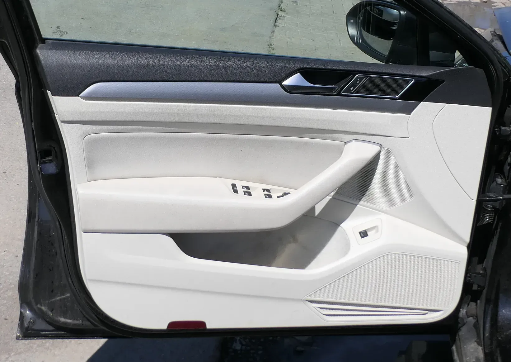 Passat 3C B8 3G 1x Türverkleidung Verkleidung Tür vorne links weiß St. Tropez - Bild 1