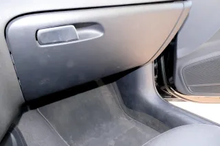 Audi A4 8K B8 Handschuhfach Griff für Handschuhfachdeckel Deckel Klappe schwarz - Bild 1
