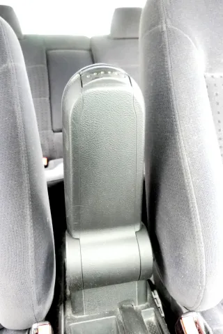 VW Passat 3B Mittelarmlehne Armlehne Lehne Mitte Original schwarz dunkel Velour - Bild 2