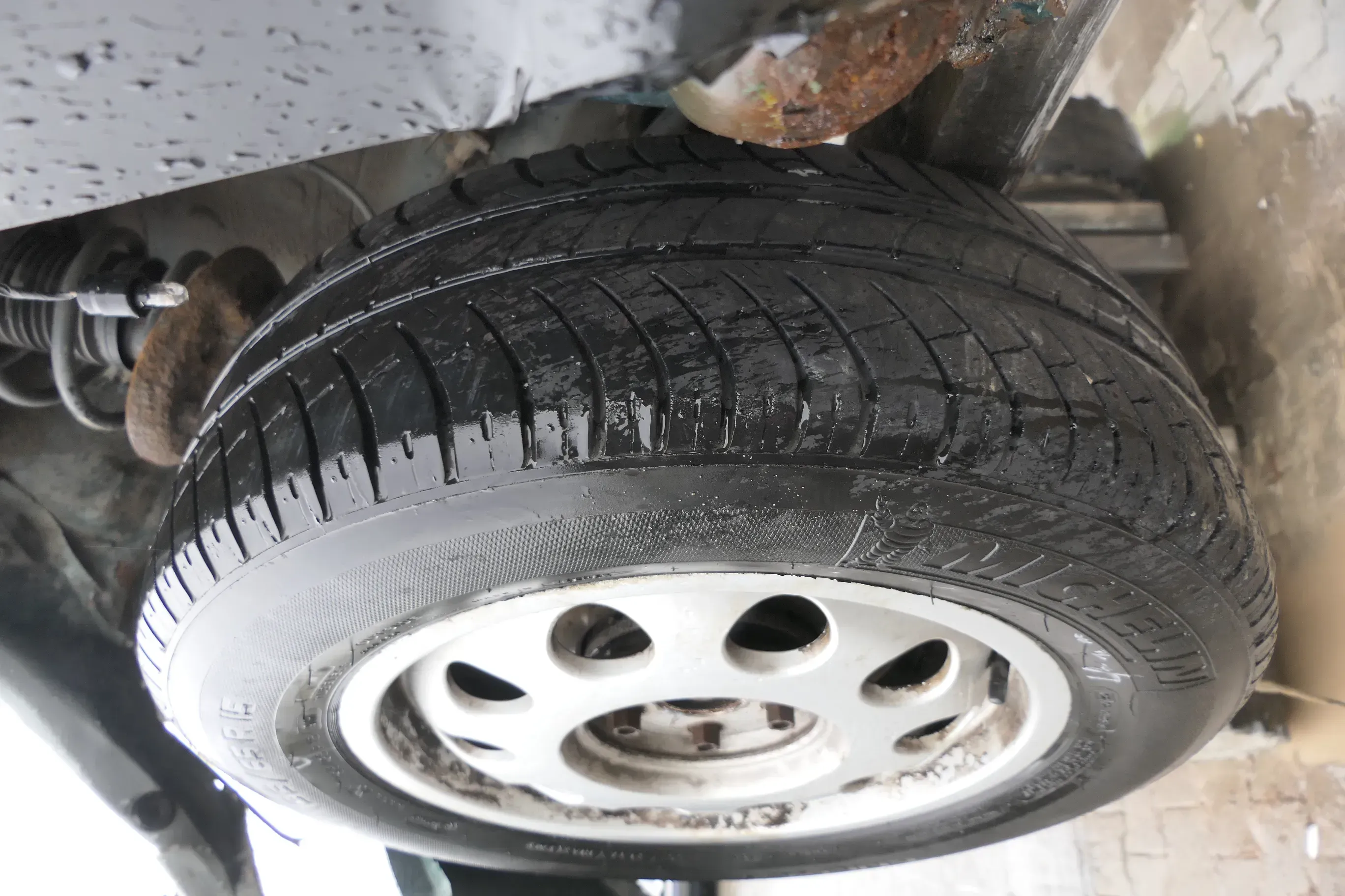 Audi A3 8L Alufelgen Reifen 195/65 R15 Sommerreifen 4-6mm 8L0601025E - Bild 1