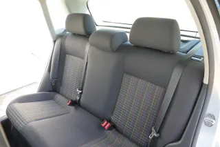 VW Polo 9N 9N3 Sitz Rückbank Sitzfläche Sitze 3 Punkt Gurt hinten mit Kopfstütze - Bild 4